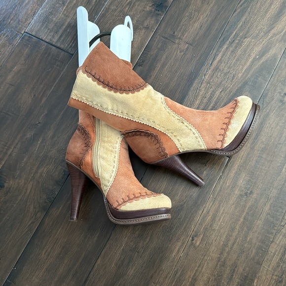 Vintage Vince Camuto Mid Calf Suede Patch Boots - Picture 6 of 16